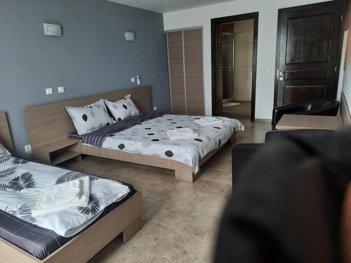 New Exclusive Hotel Ieşelniţa Kültér fotó